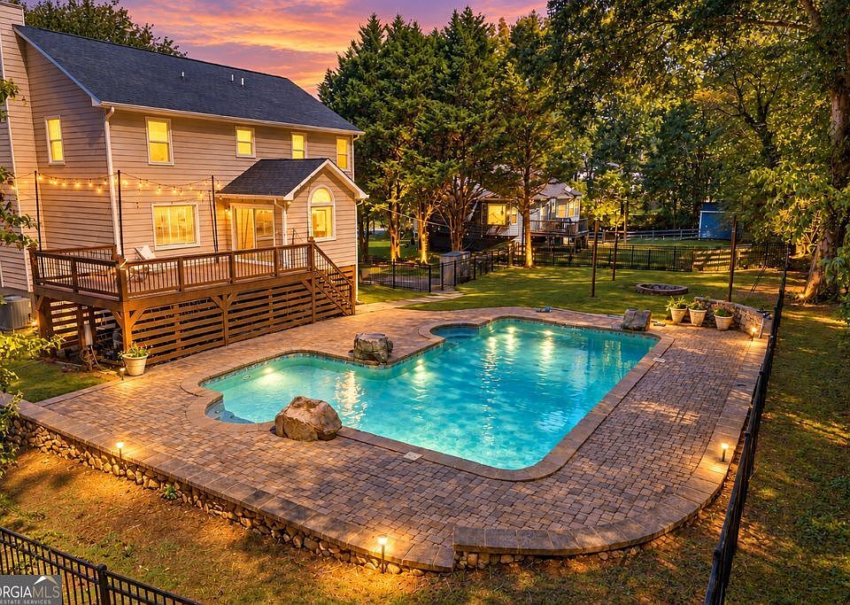 1st image of 104 Courtland Cir
