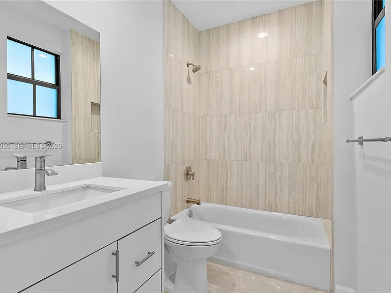 5745 SW 44th Ct #101 — Photo 17
