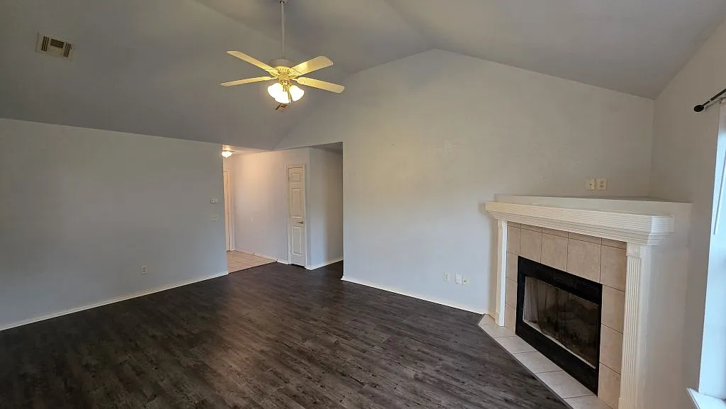 3 bed, 1200 sqft, $1,475 — Photo 4