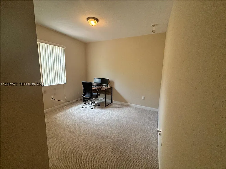 1015 NE 208th St — Photo 20
