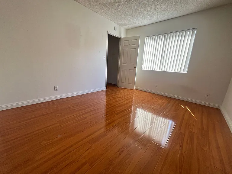 2200 Larch St — Photo 10