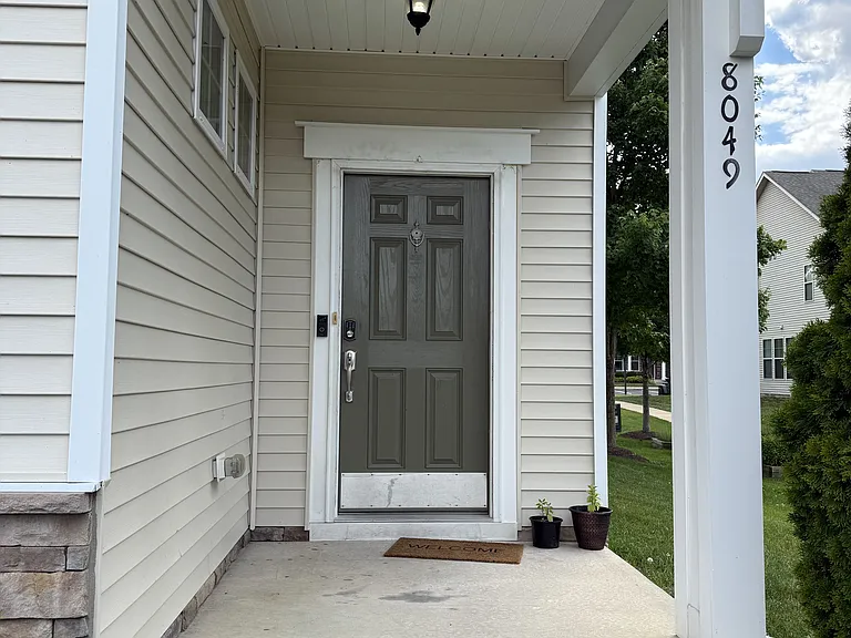 8049 Ellendale Dr #1 — Photo 25