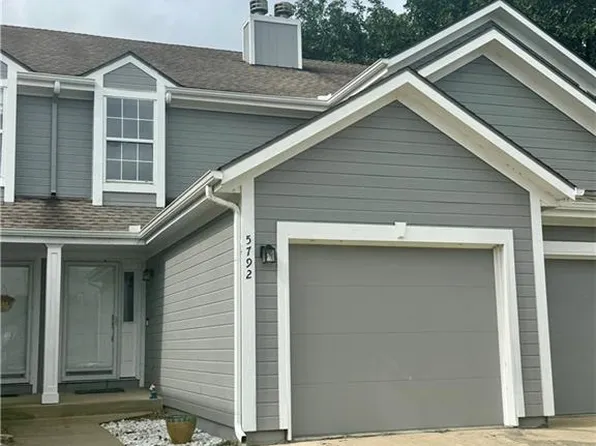 5792 NW Plantation Cir, Lees Summit, MO 64064