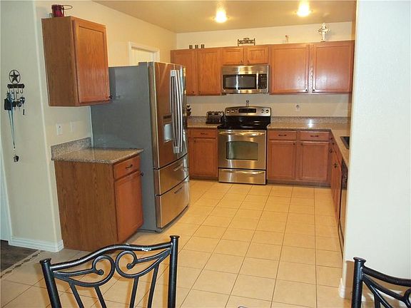 3rd image of 2428 Grand Rapids Dr