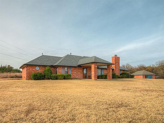 4th image of 3150 Rolling Hills Dr
