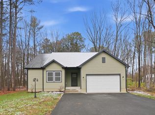 107 Pinewood Ln, Colonial Beach, VA 22443