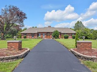 4885 Pioneer Rd, Hillsboro, MO 63050