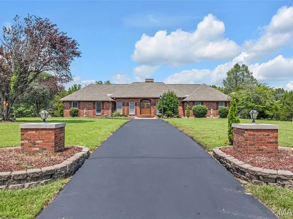 4885 Pioneer Rd, Hillsboro, MO 63050
