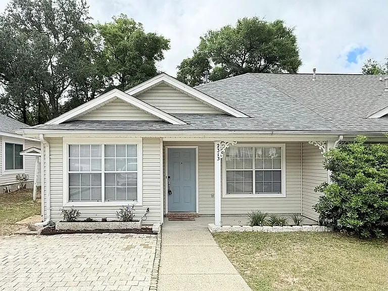 2313 Shoal Creek Dr — Photo 1