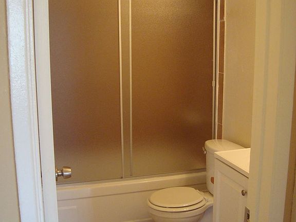 5th image of 204 N Mayflower St APT D