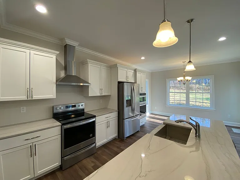 261 Summerlyn Dr — Photo 4