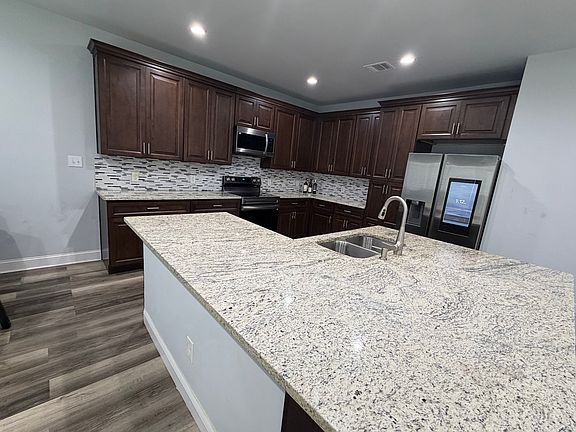 4th image of 6430 Rock Ridge Dr