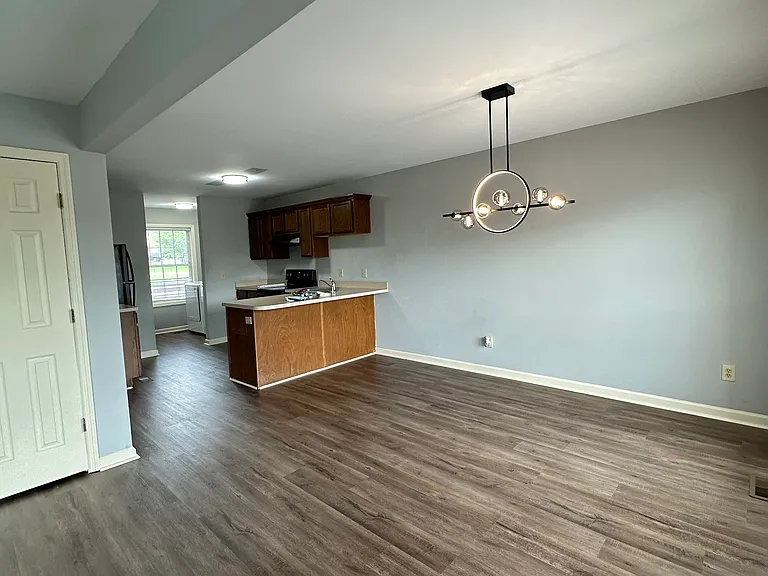 529-531 Big Bear Ln — Photo 5