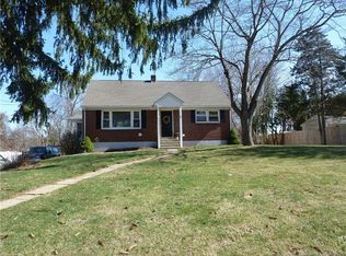 7 Bayberry Hill Rd, Norwich, CT 06360