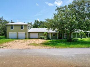 1047 NE Kubin Ave, Jensen Beach, FL 34957