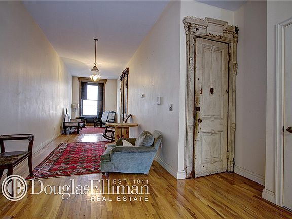 2nd image of 169 W 126th St