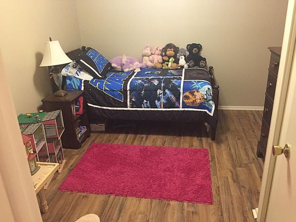 middle bedroom, 2nd floor