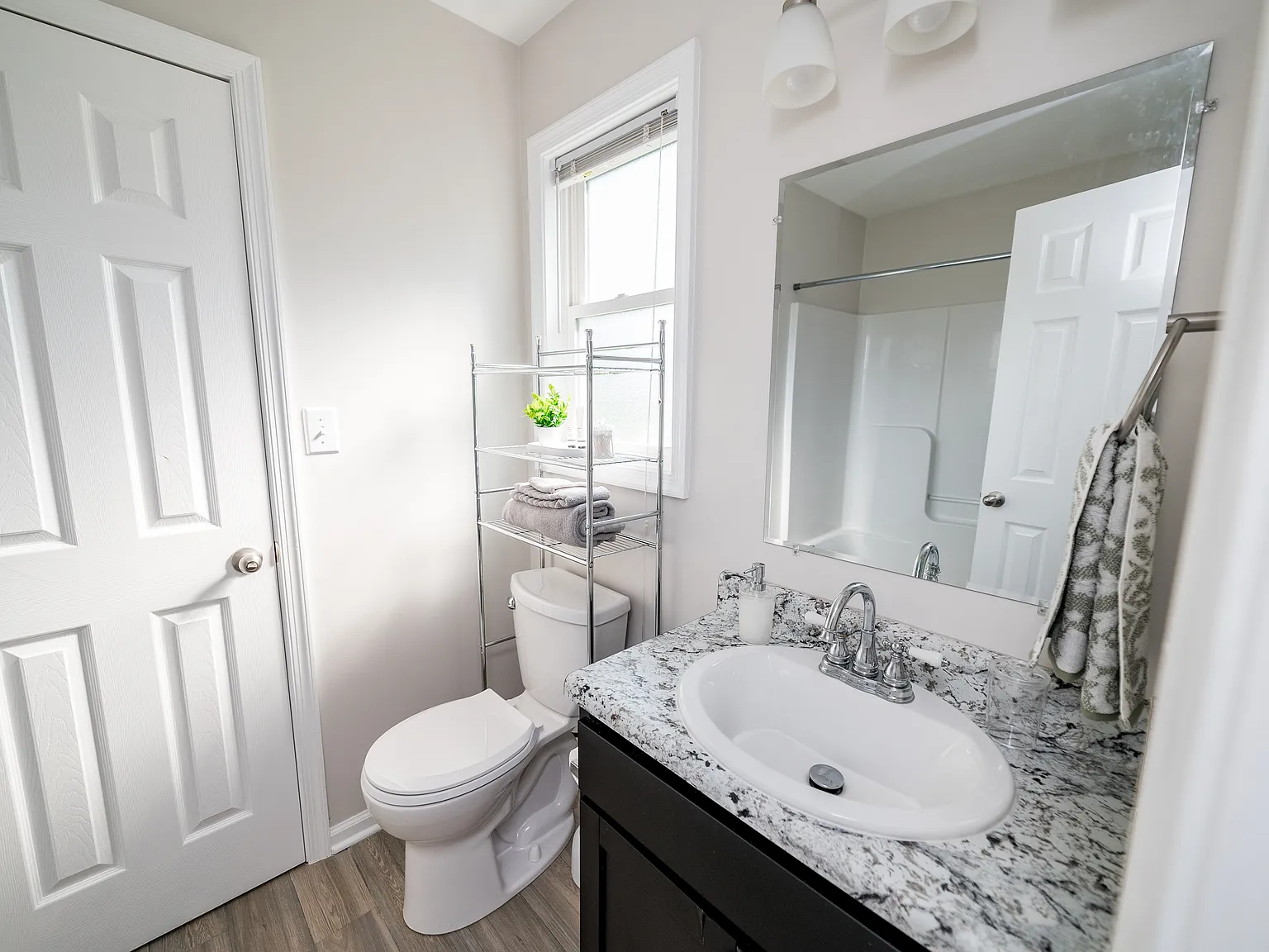 3 bed, 1232 sqft, $2,400 — Photo 2
