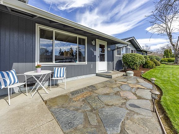 3rd image of 541 Durham Ave