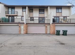 13613 Heather Hills Dr, Burnsville, MN 55337