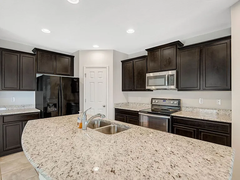 4836 Chatterton Way — Photo 5