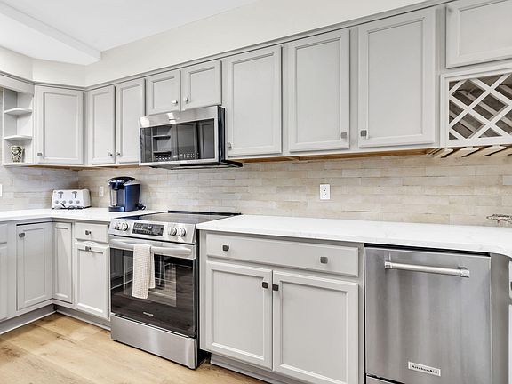 5th image of 520 Gulf Shore Dr Unit 111