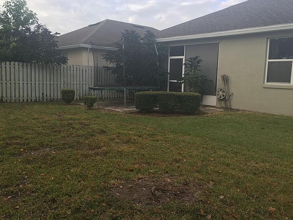 3rd image of 14317 Laurelton Dr