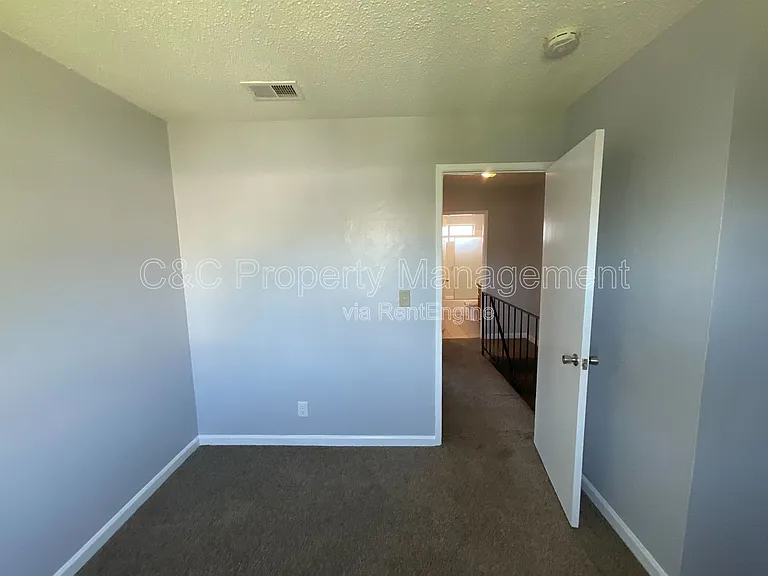 292 Grecia Ct — Photo 4