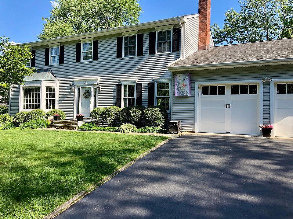 1st image of 28 Berkshire Dr