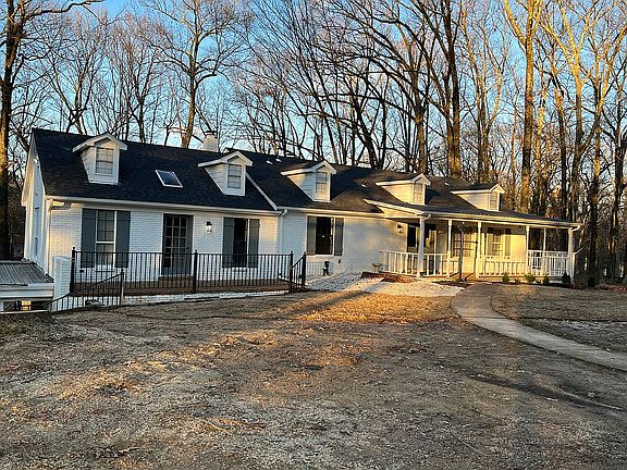 3rd image of 5690 Spring Lake Rd