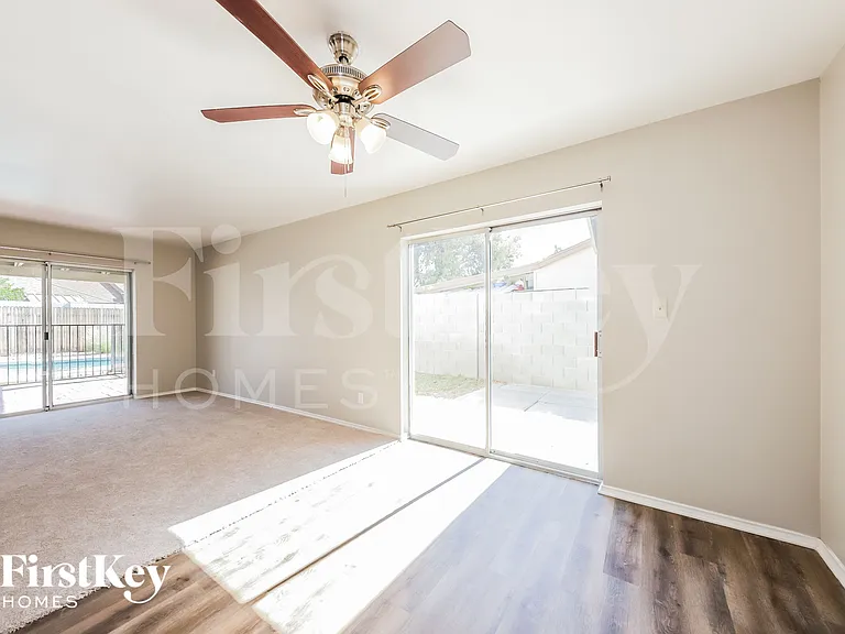 5240 W Hatcher Rd — Photo 5