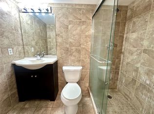 250 Layne Blvd APT 216, Hallandale, FL 33009