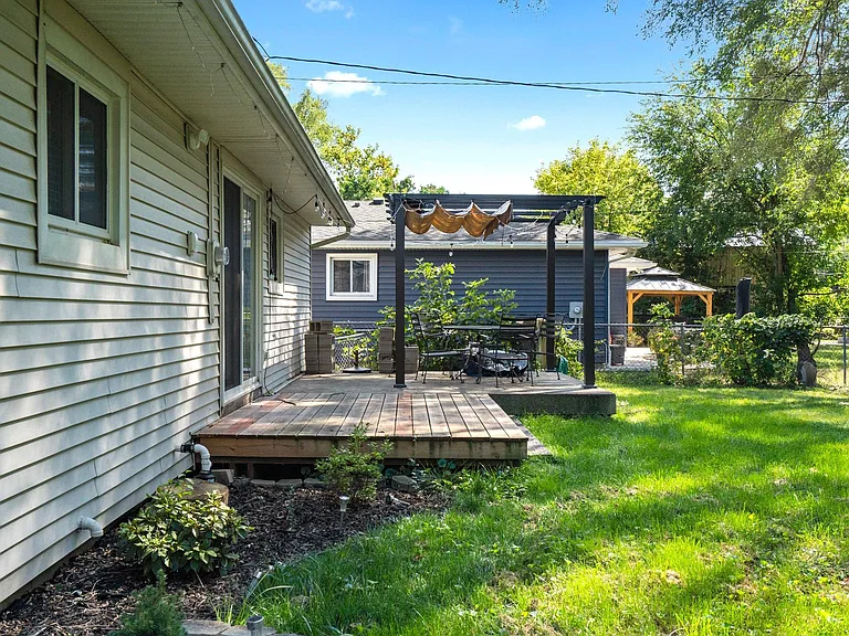 5458 Military Ave — Photo 22