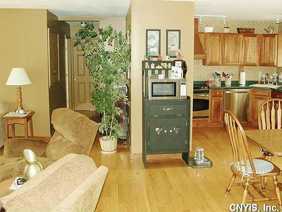 4th image of 2071 Meadowlark Cir
