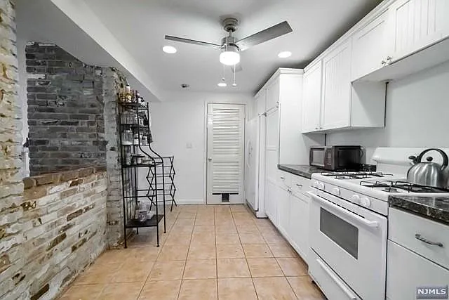 416 Washington Ter — Photo 9