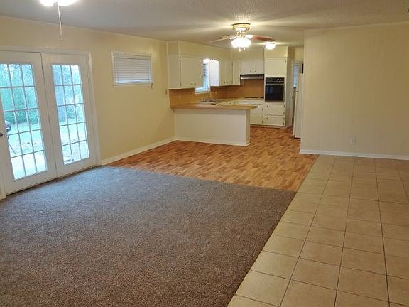 4th image of 417 Maverick Dr
