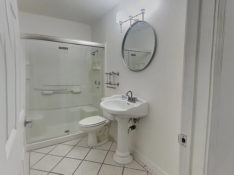 805 Northwood Rd — Photo 8