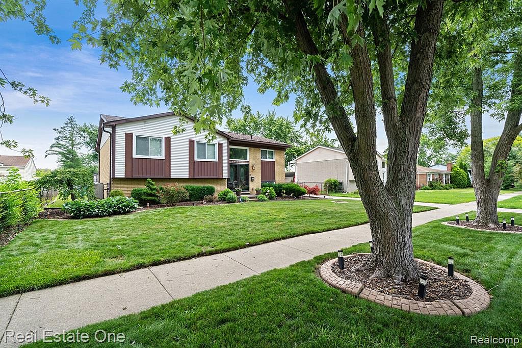 18233 Townsend Ave, Brownstown, MI 48193 MLS 20230075059 Zillow