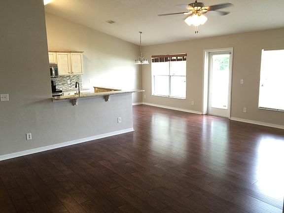 4th image of 449 Shady Pine Ct