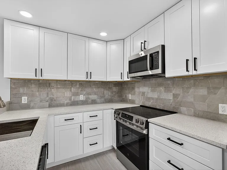 183 Charter Way — Photo 11