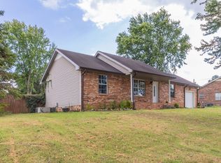 402 Sandburg Dr, Clarksville, TN 37042