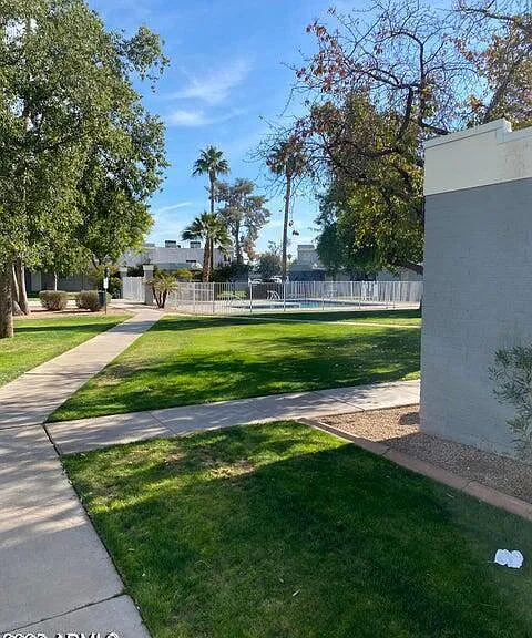 2687 W Ocotillo Rd — Photo 3