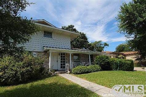 5th image of 218 Fantasia St