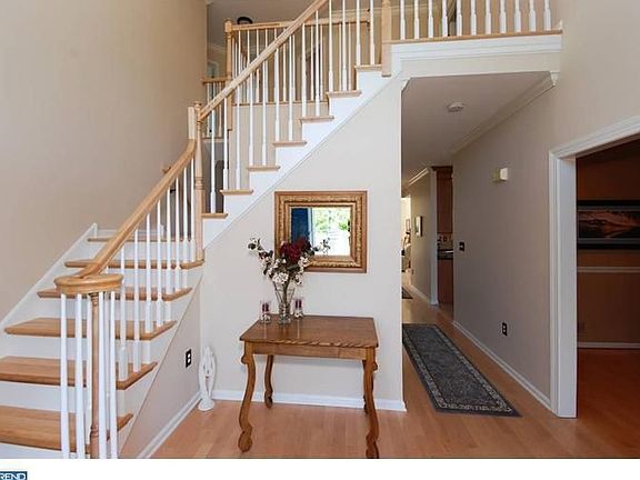 2nd image of 22 Highpoint Pl