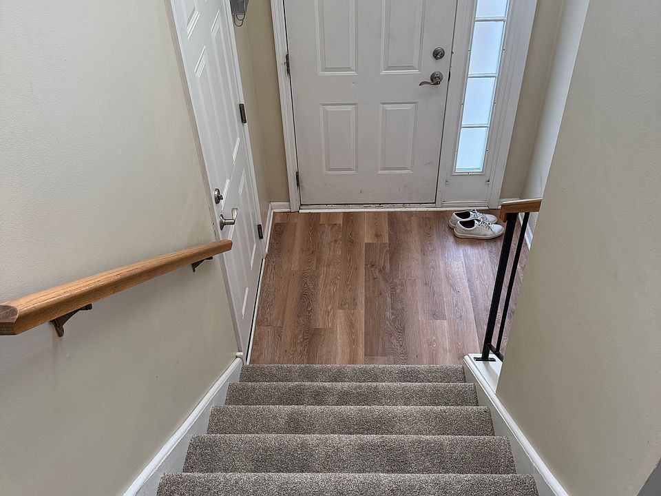 Stairway from 1st floor