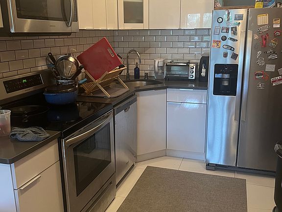 2nd image of 505 Rogers Ave #1