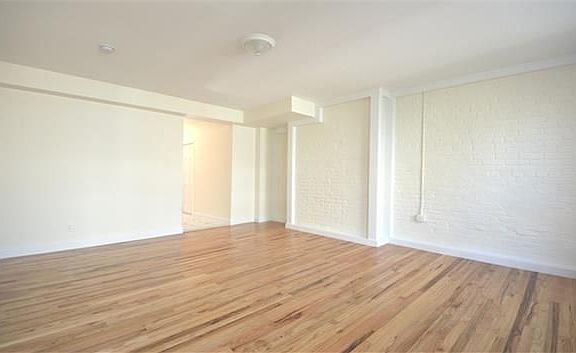 4th image of 343 W 22nd St APT 7