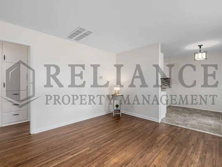 2309 W Graber St — Photo 2