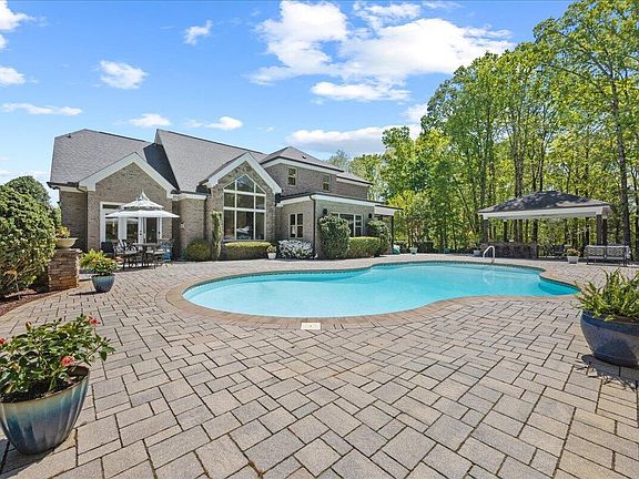 3rd image of 417 Laurel Knoll Dr