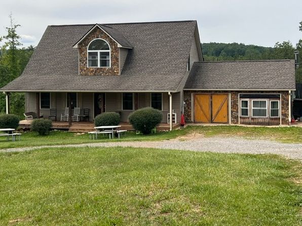 435 Suffolk Ln